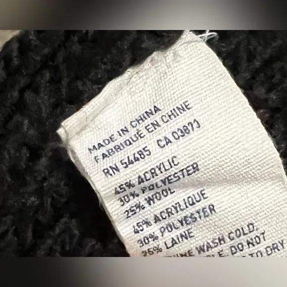 Wool blend oversized American Eagle black and white winter sweater. Size Large. - Picture 6 of 6